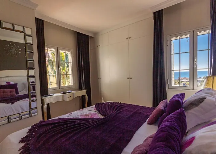 Sea Edge Friendly Holiday Home